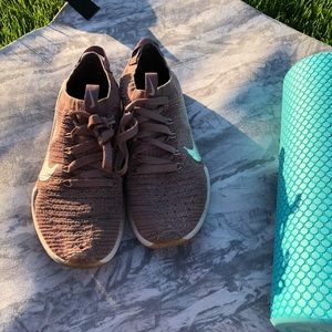 Nike metcon little hole